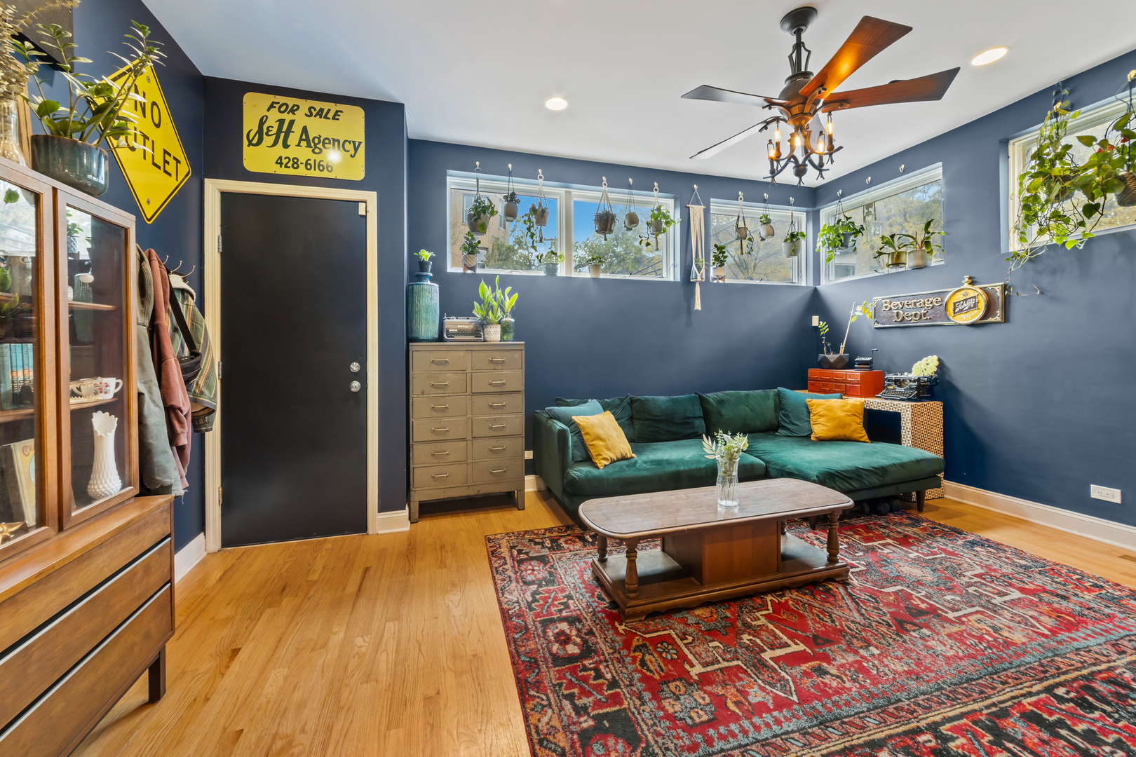 2558 W Haddon Avenue Unit: 1