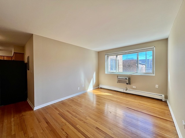 1415 W Lunt Avenue Unit: 304
