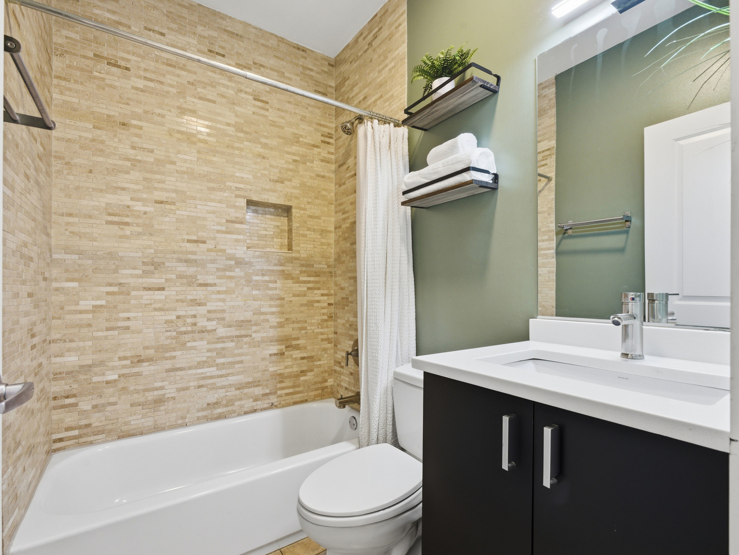 1523 N Wood Street Unit: 1