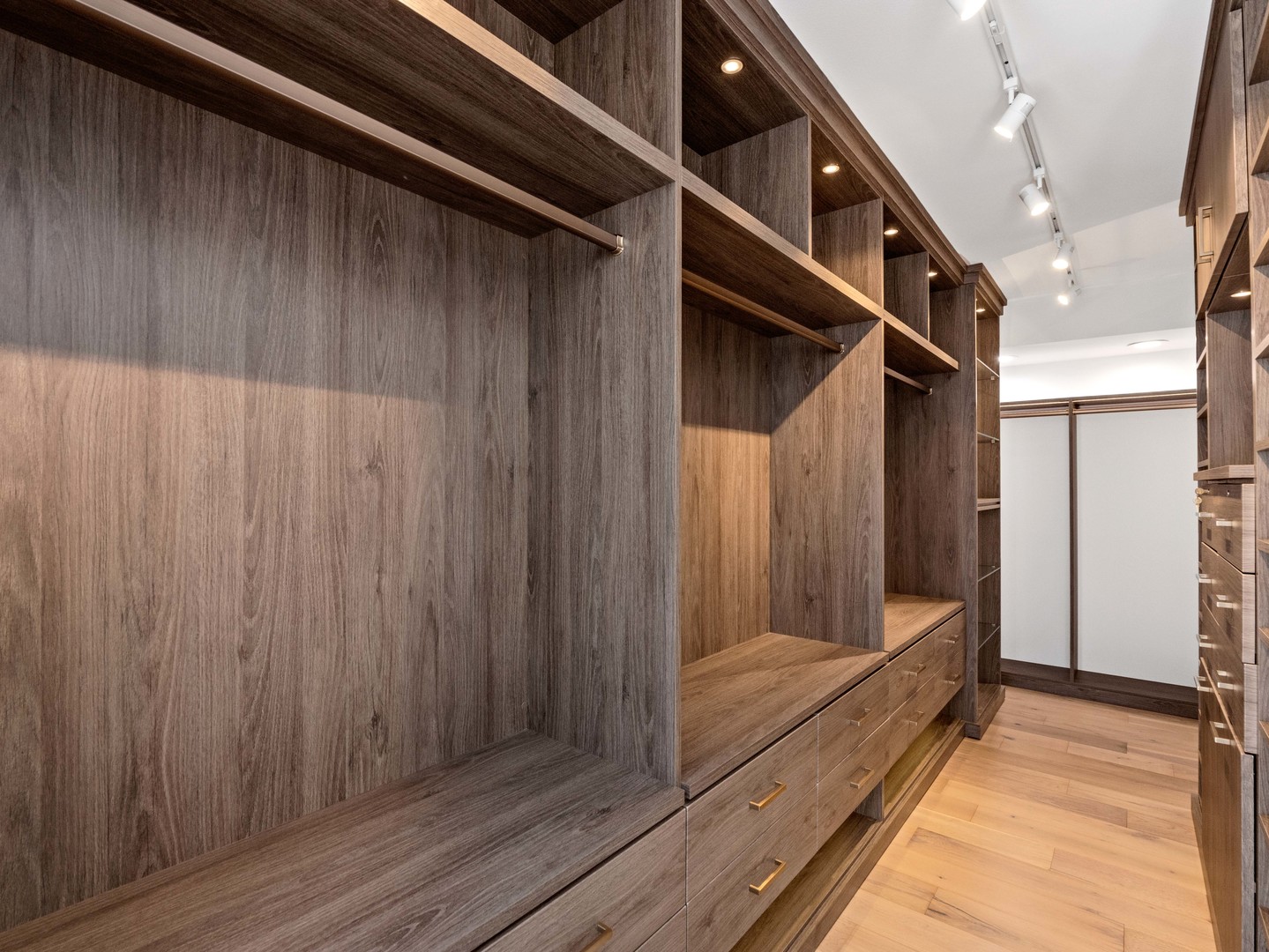 200 E Delaware Place Unit: 8-9C