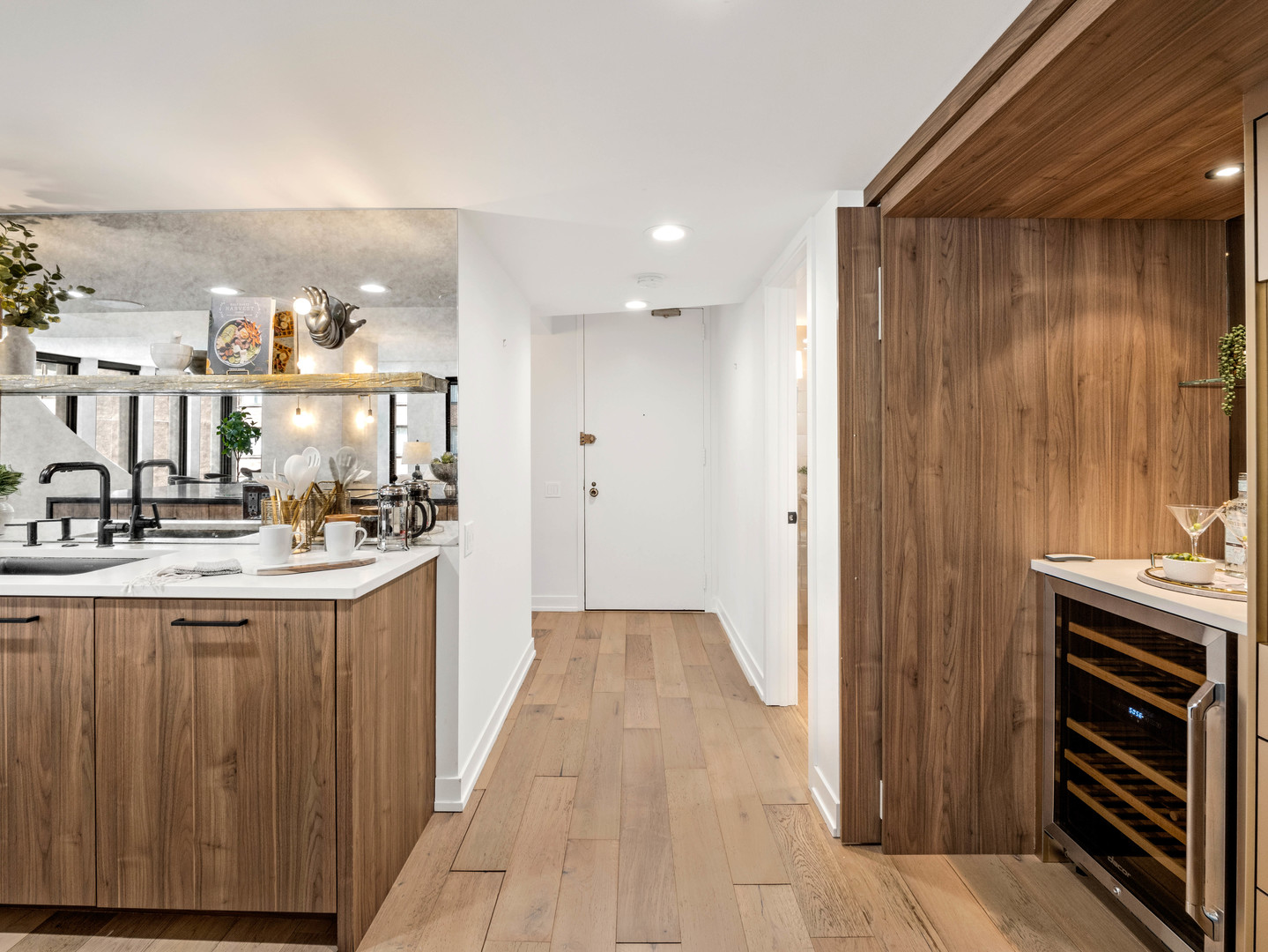 200 E Delaware Place Unit: 8-9C