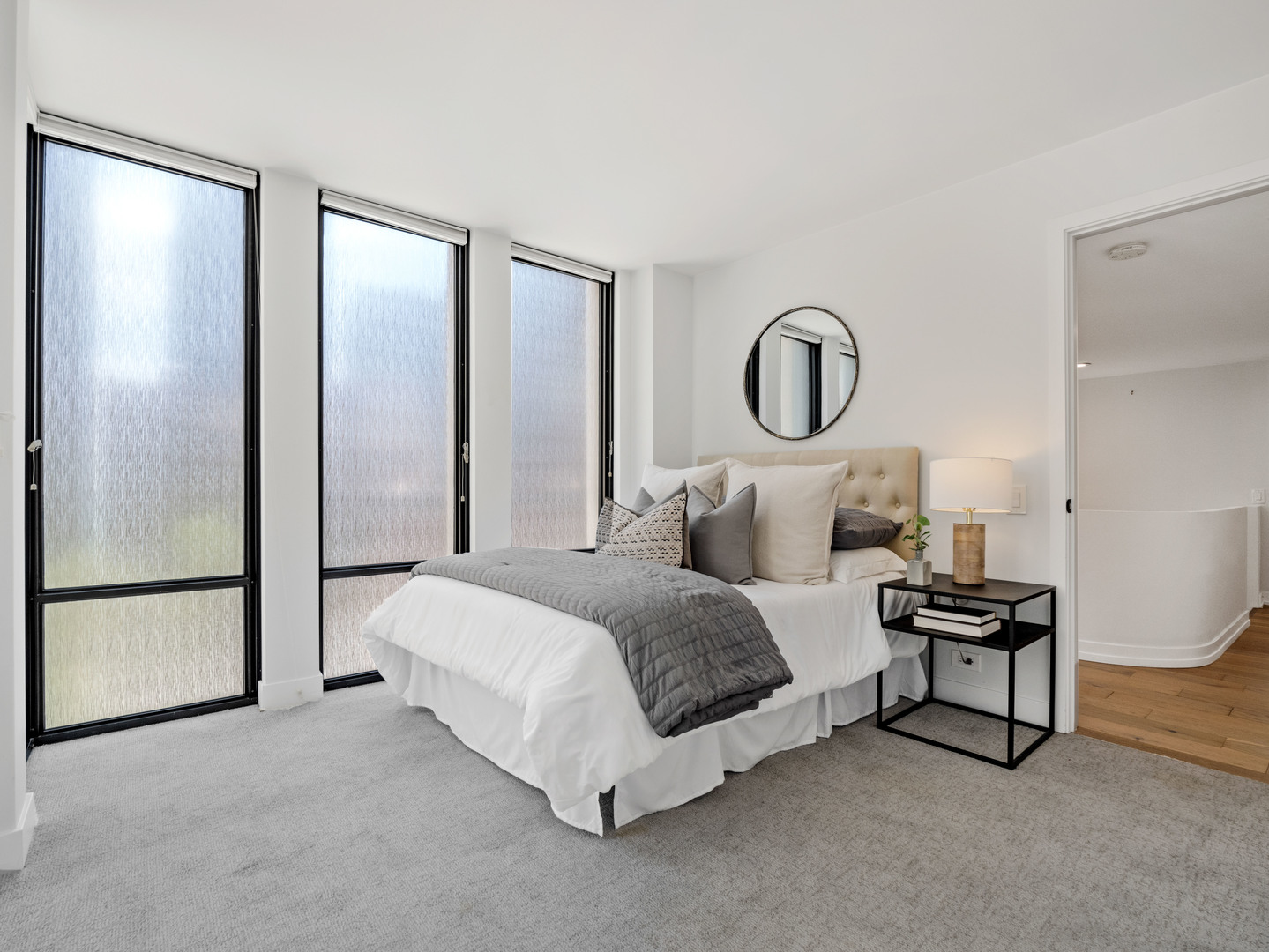 200 E Delaware Place Unit: 8-9C