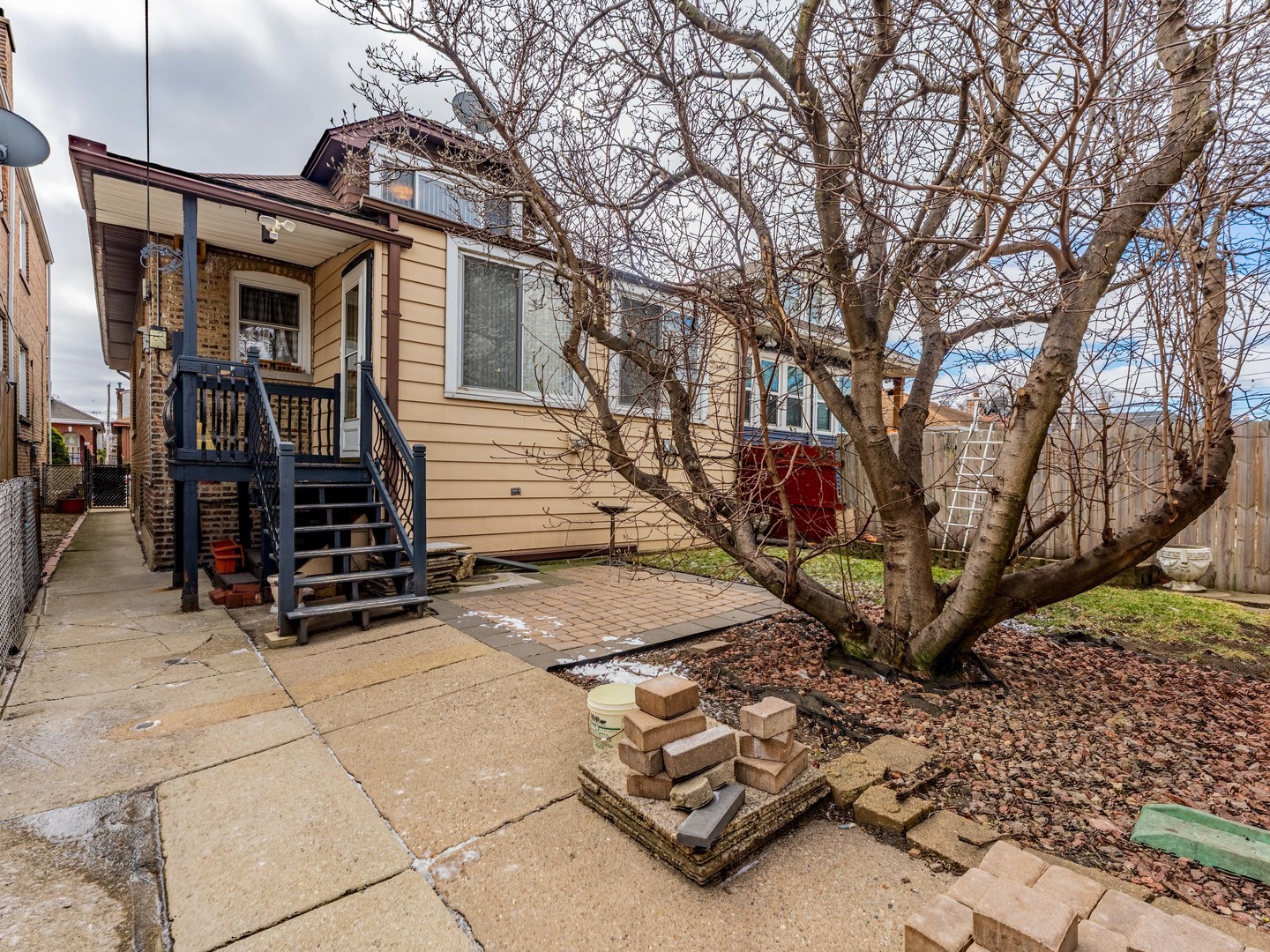 5248 W Wellington Avenue