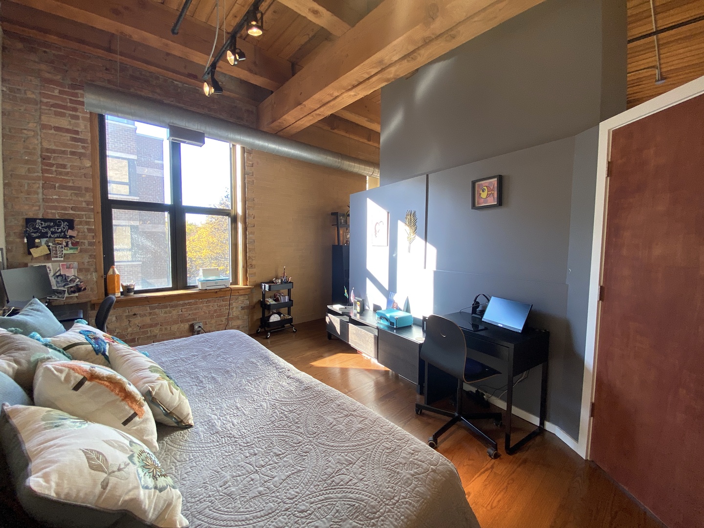 2511 W Moffat Street Unit: 204-D