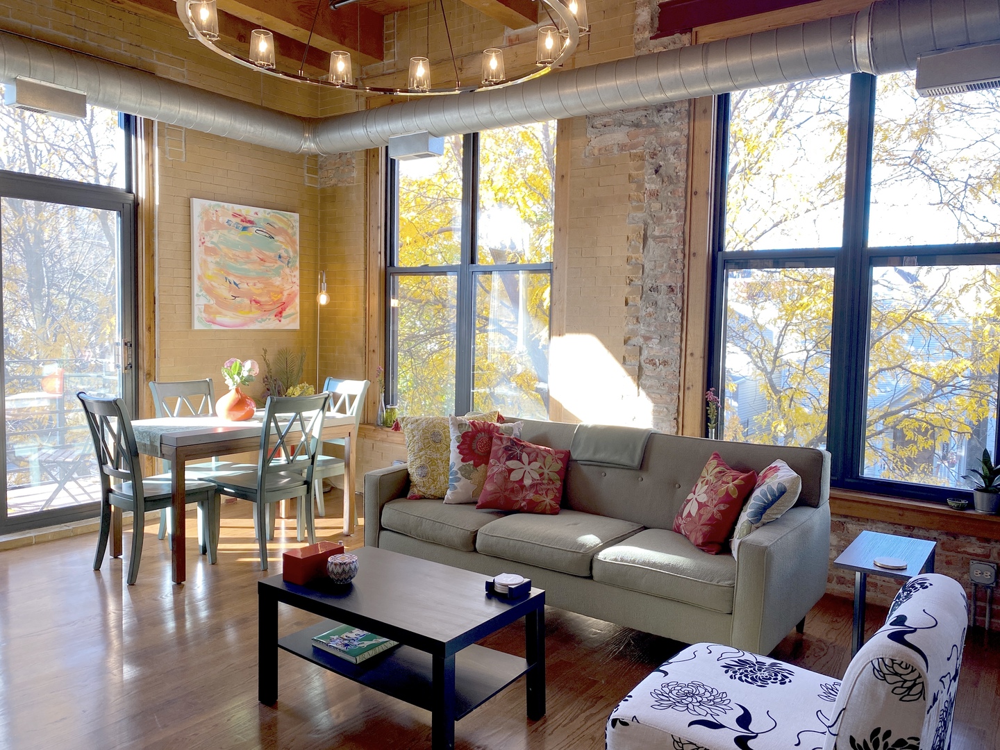 2511 W Moffat Street Unit: 204-D