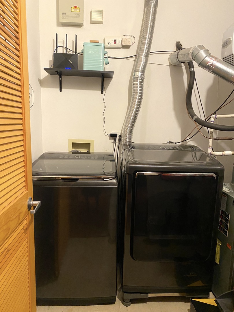 2511 W Moffat Street Unit: 204-D