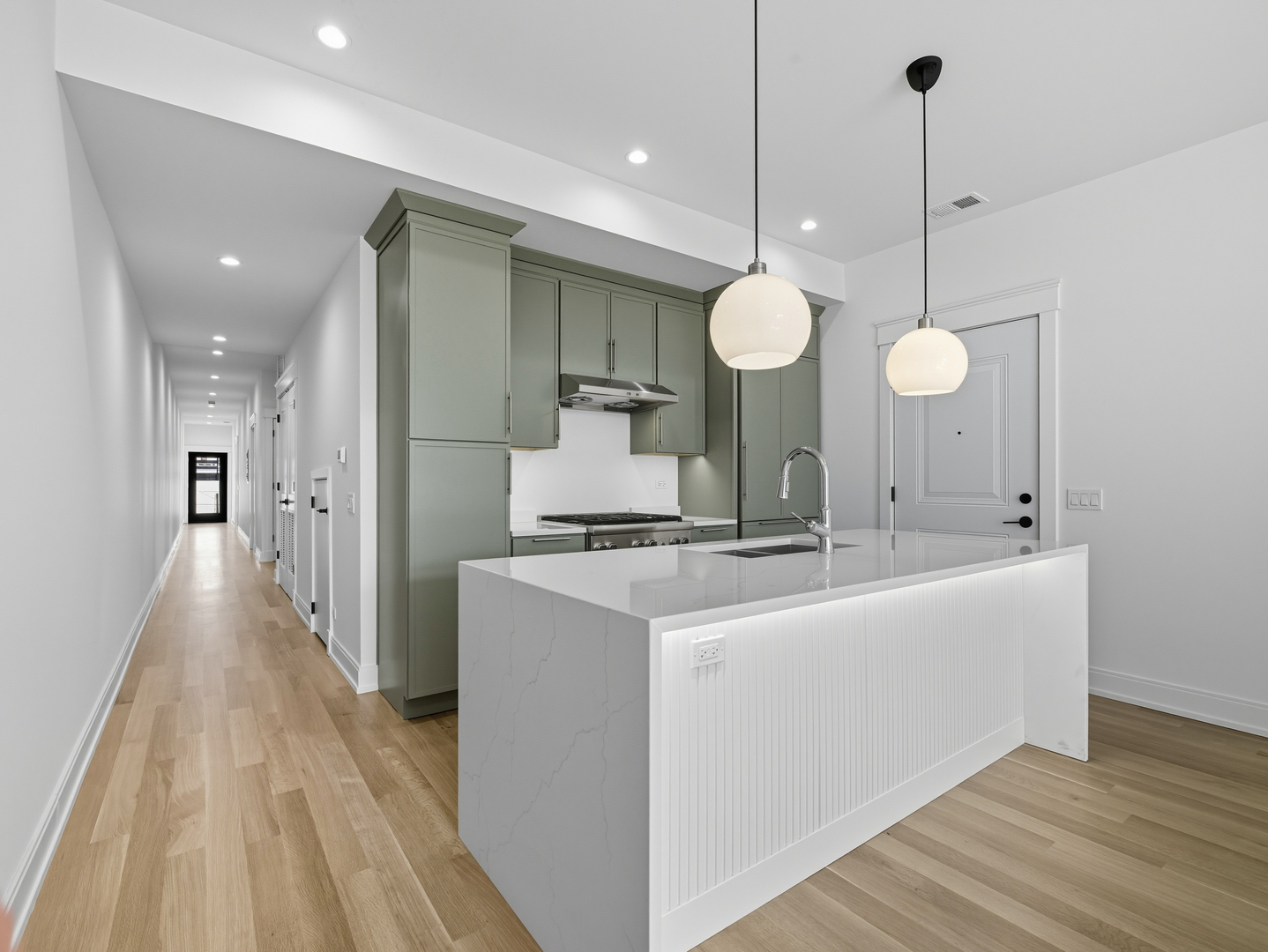 2471 N Clybourn Avenue Unit: 1
