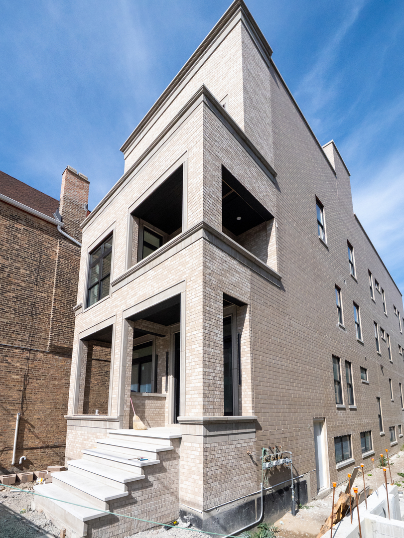 2471 N Clybourn Avenue Unit: 1