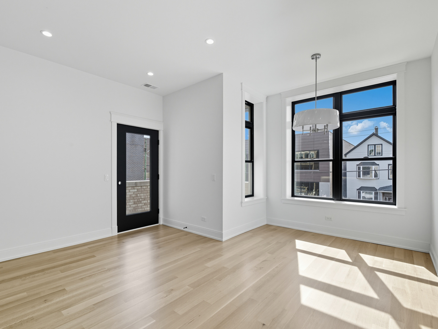 2471 N Clybourn Avenue Unit: 1