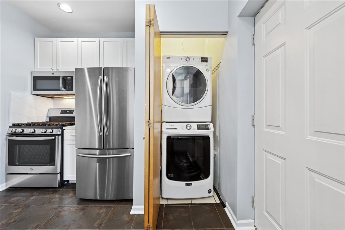 7027 N Paulina Street Unit: 3S