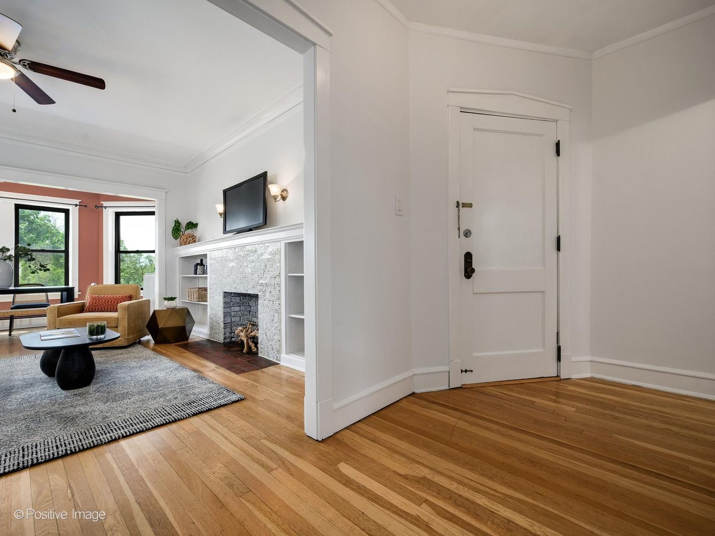 1310 W Montrose Avenue Unit: 3
