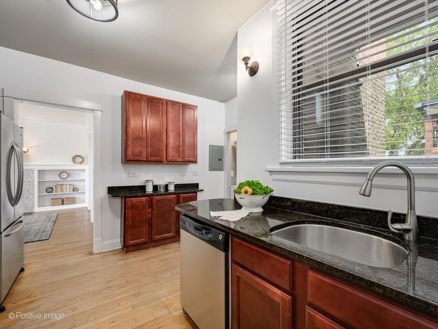 1310 W Montrose Avenue Unit: 3