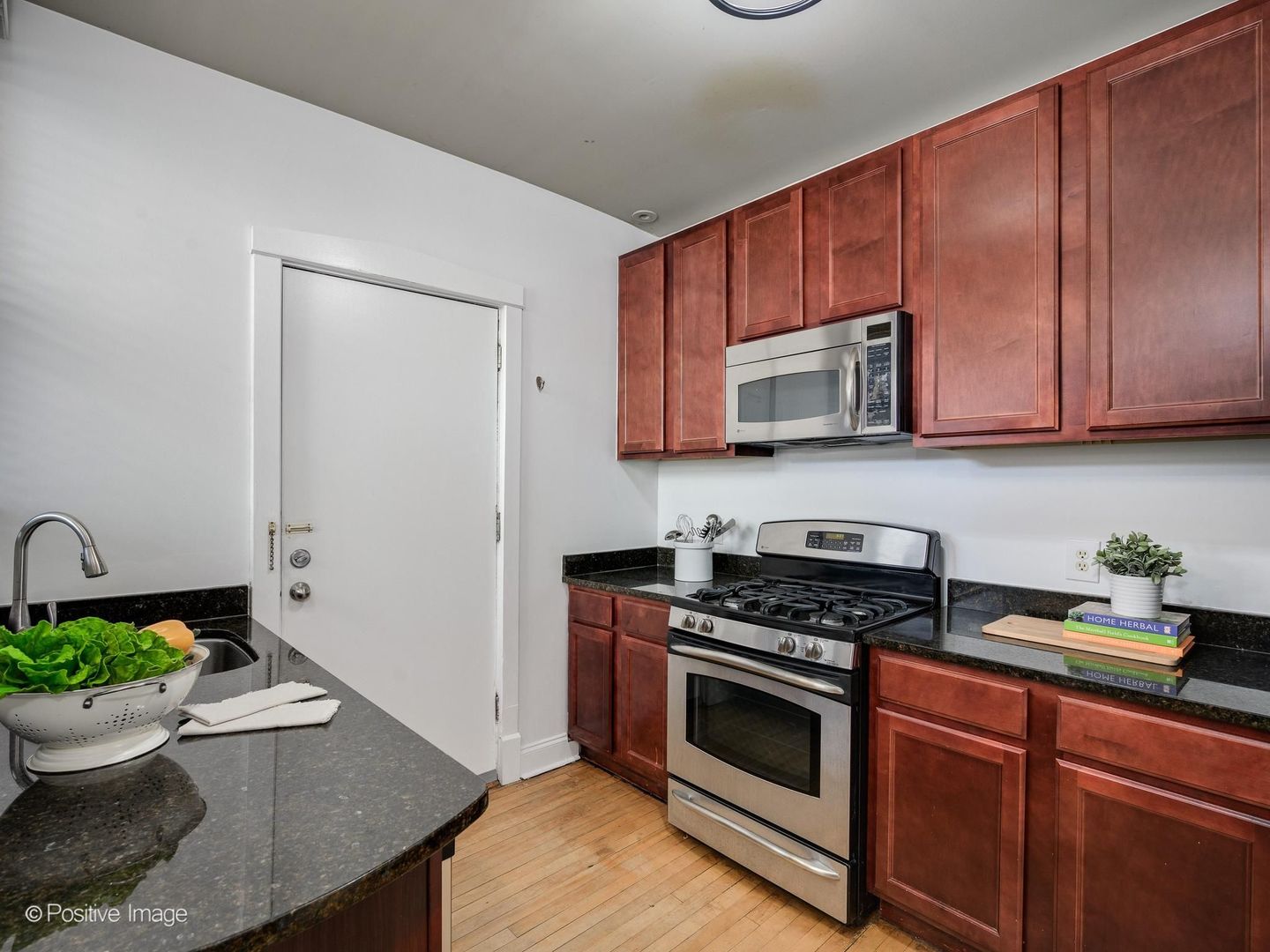 1310 W Montrose Avenue Unit: 3