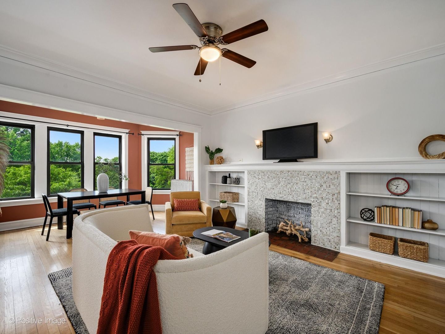 1310 W Montrose Avenue Unit: 3