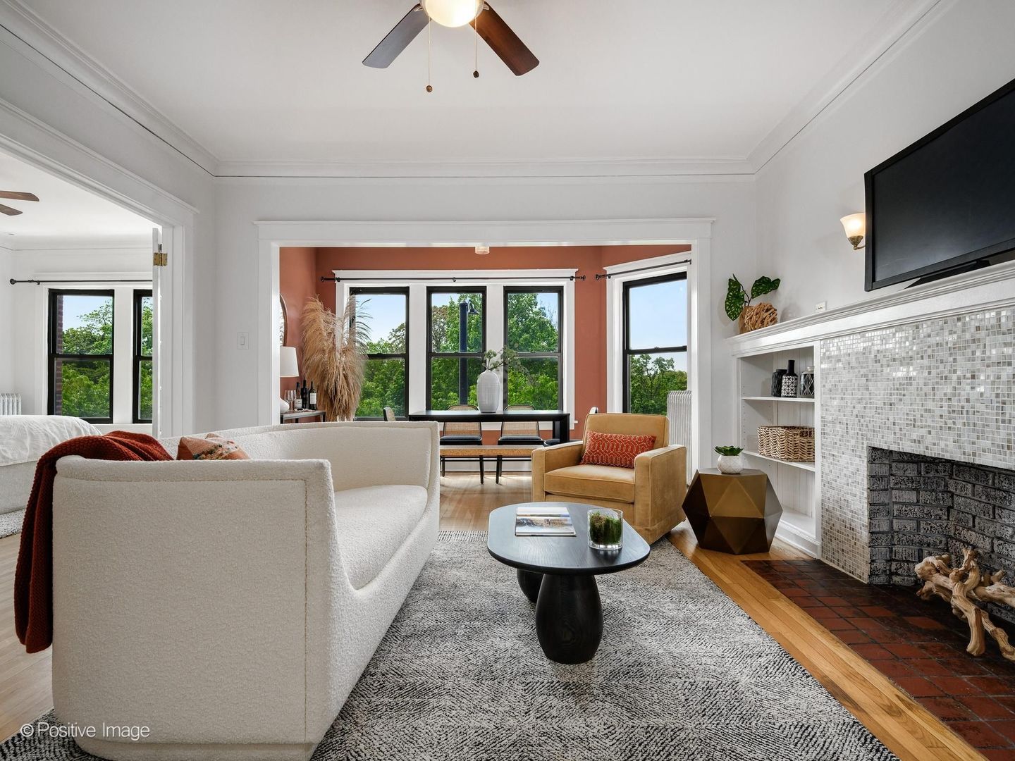 1310 W Montrose Avenue Unit: 3