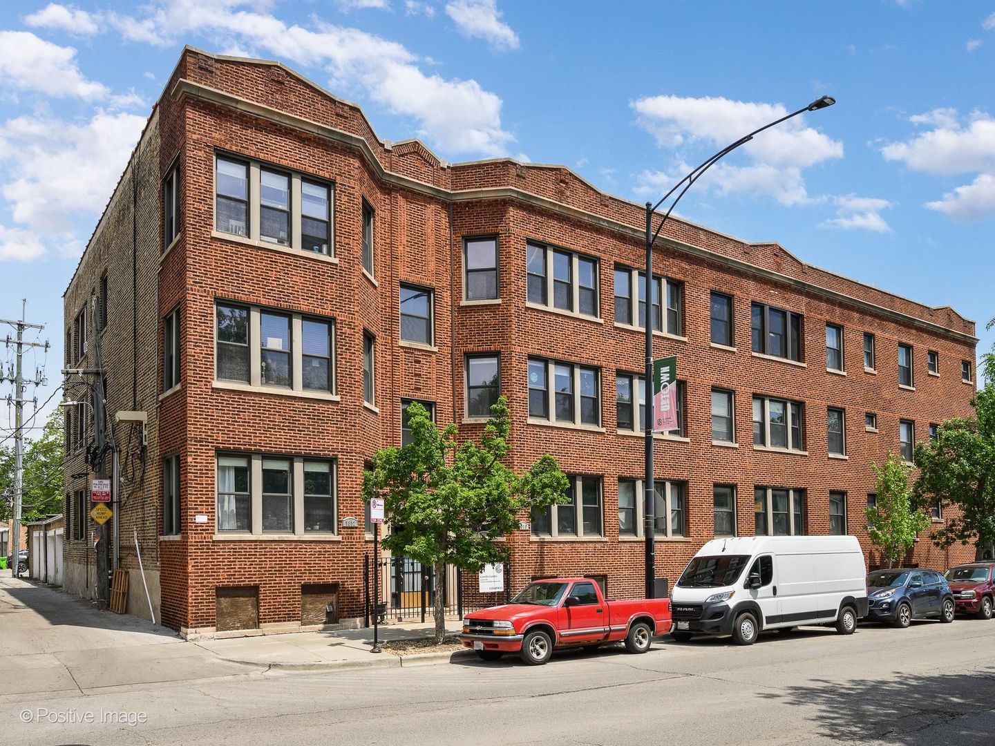 1310 W Montrose Avenue Unit: 3