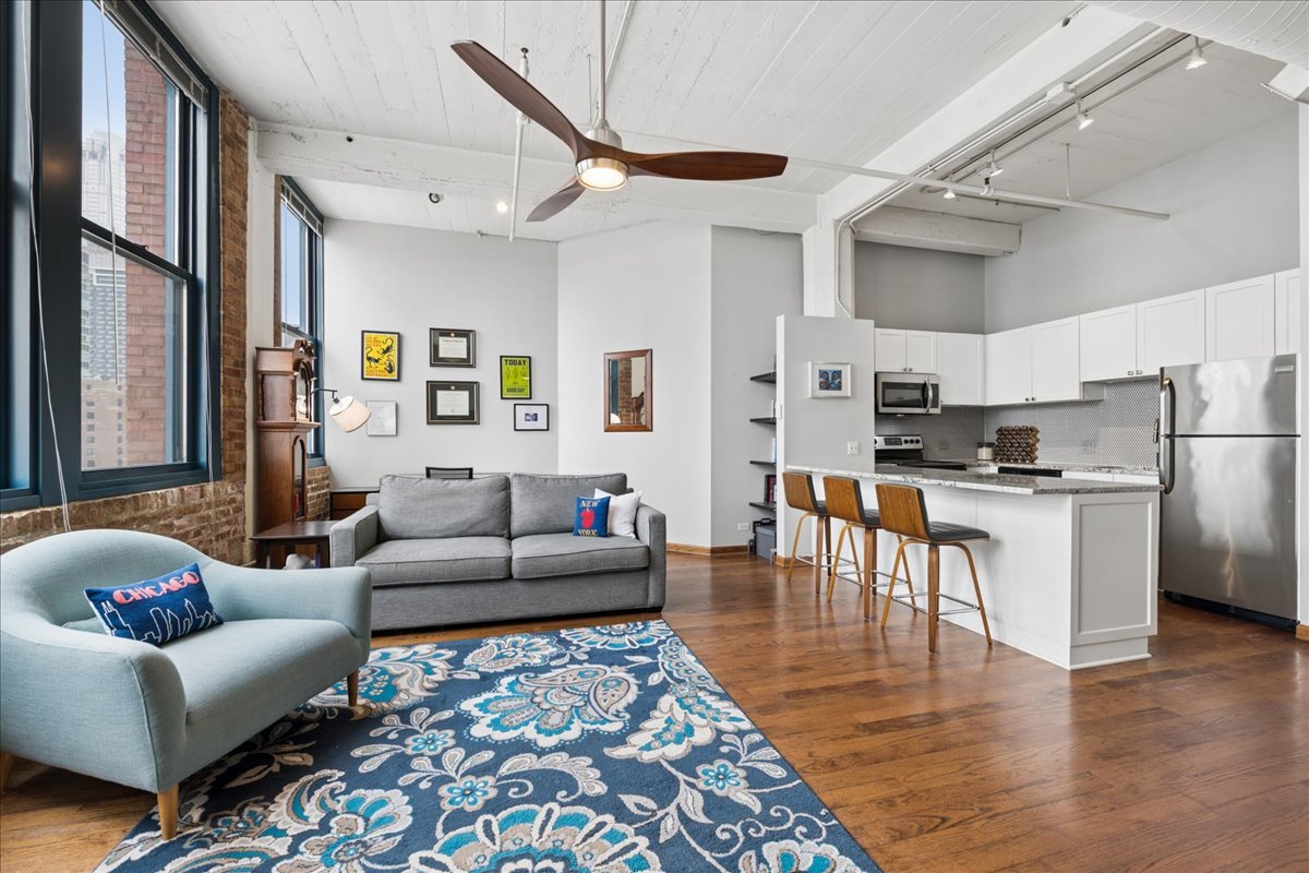 124 W Polk Street Unit: 903