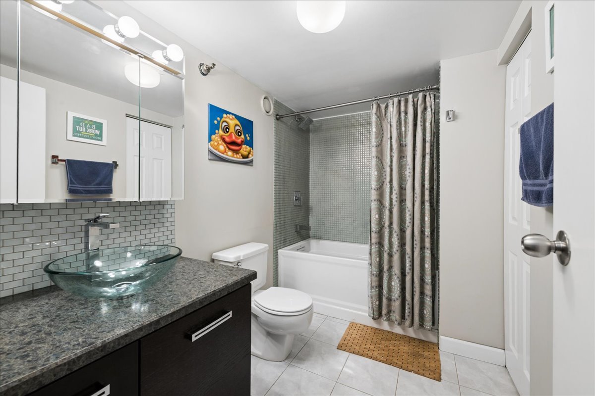 124 W Polk Street Unit: 903