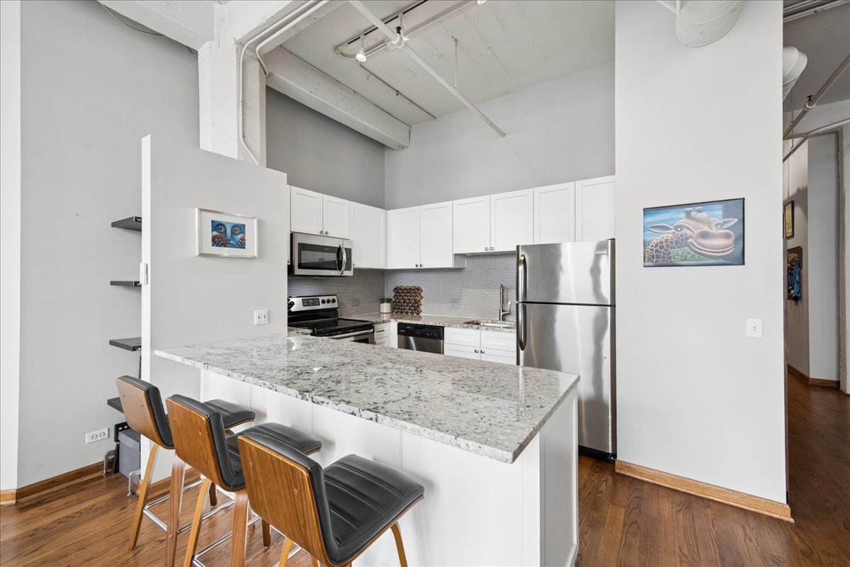124 W Polk Street Unit: 903