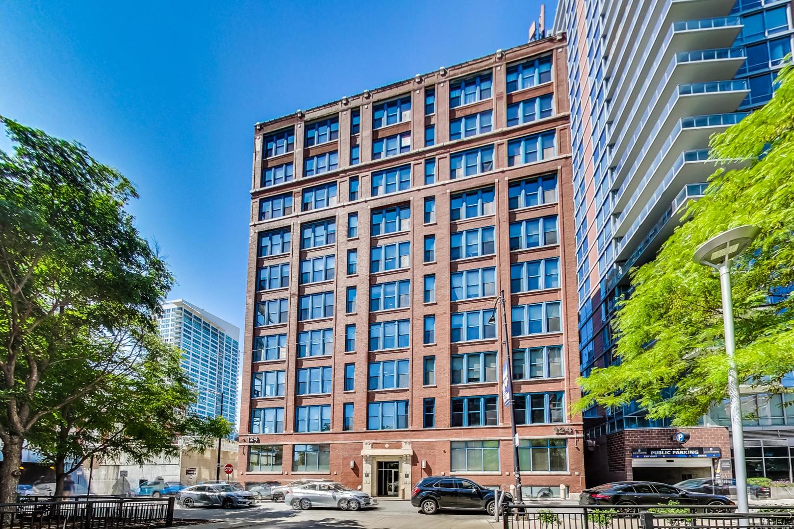 124 W Polk Street Unit: 903