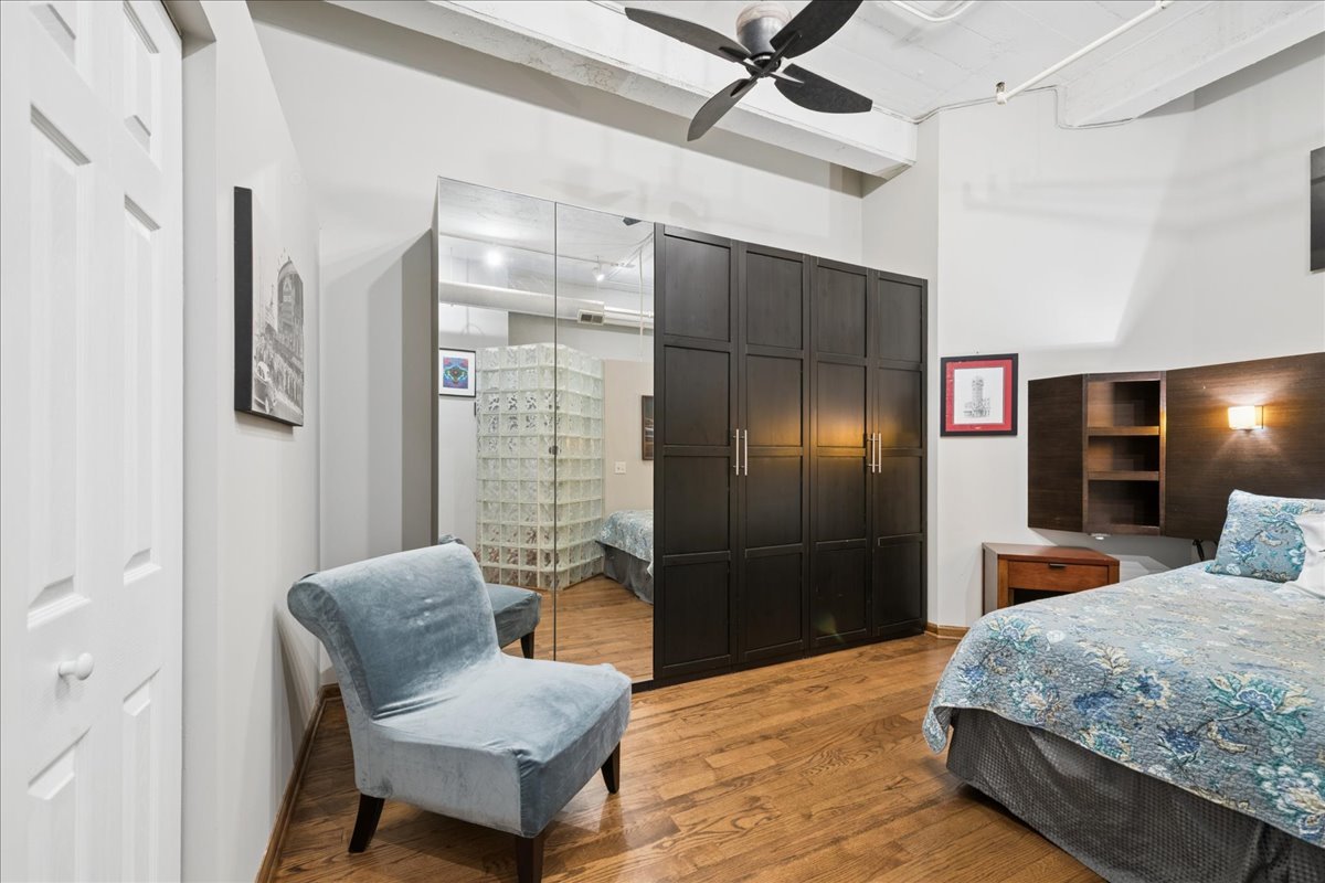 124 W Polk Street Unit: 903