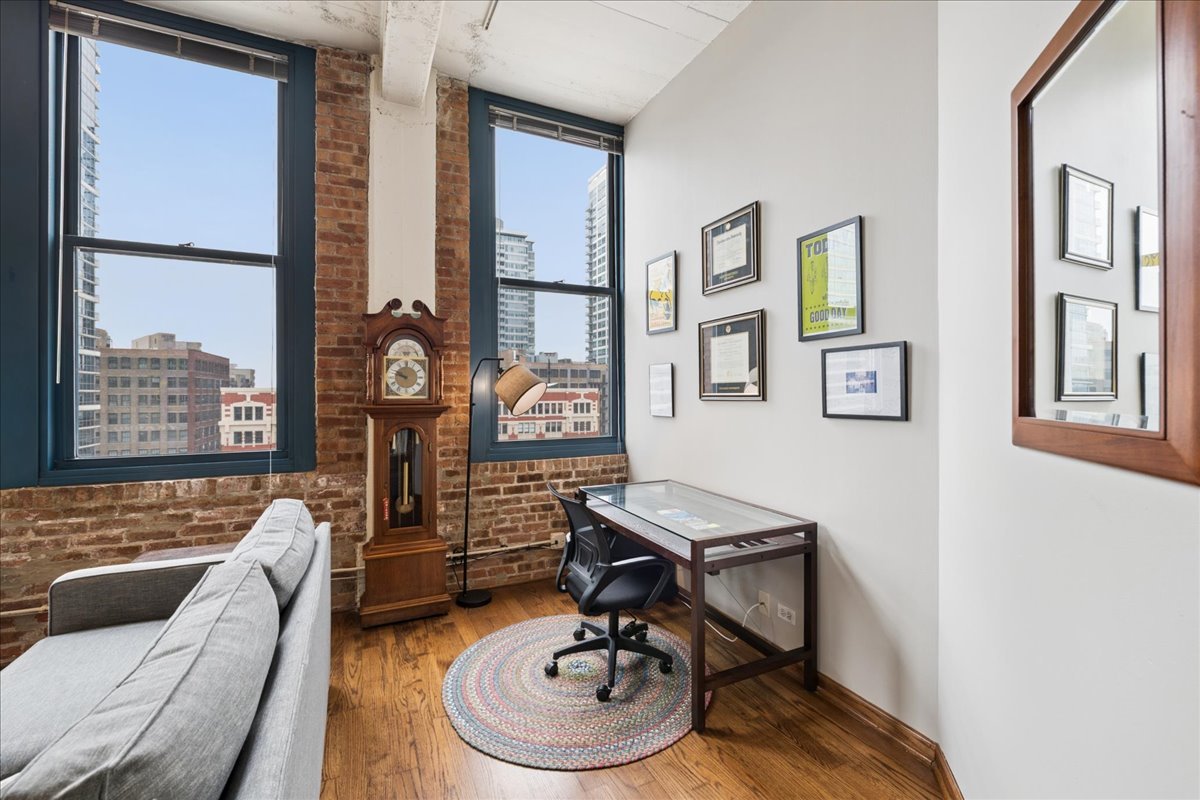 124 W Polk Street Unit: 903