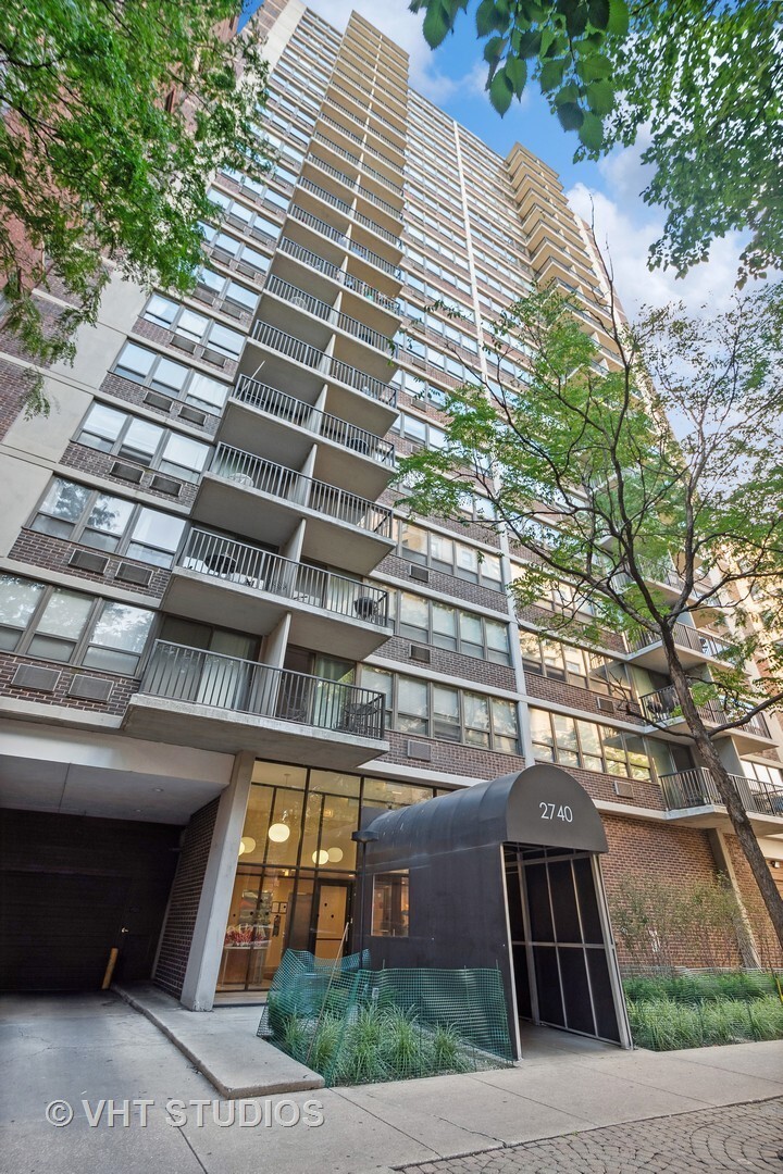 2740 N Pine Grove Avenue Unit: 6B