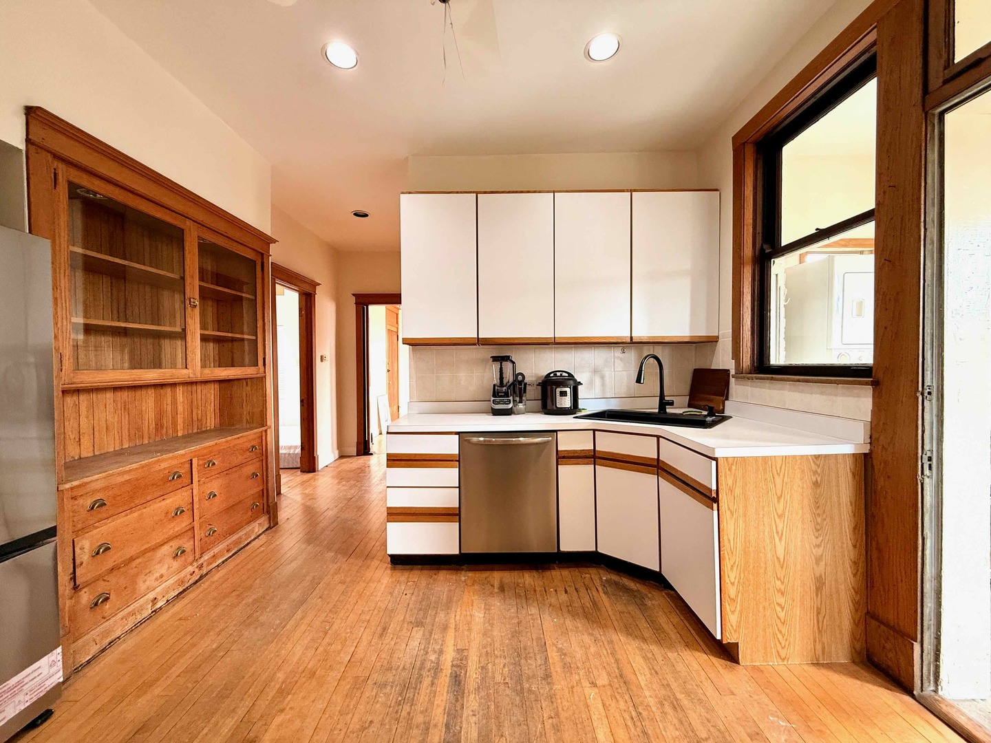 2414 N Spaulding Avenue Unit: 2f