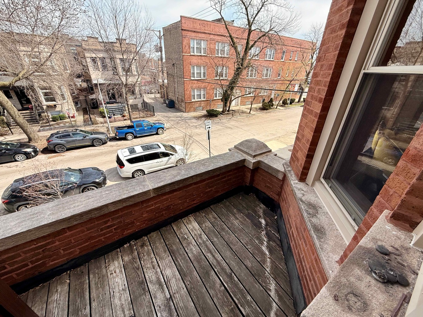 2414 N Spaulding Avenue Unit: 2f