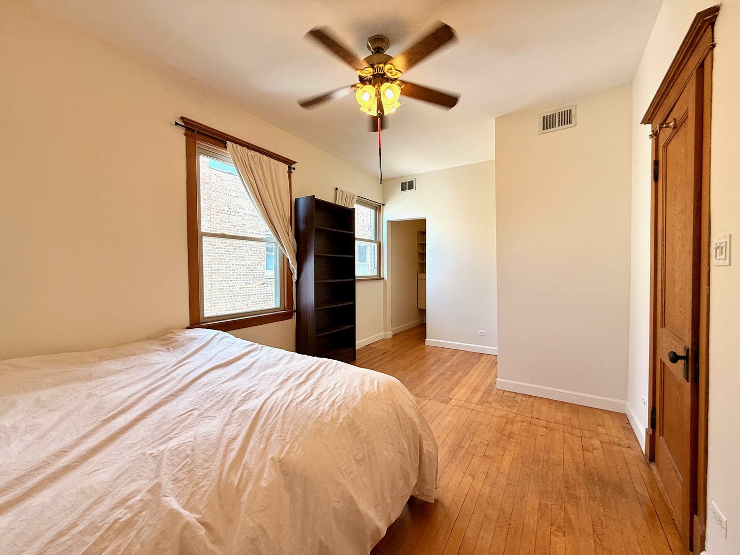 2414 N Spaulding Avenue Unit: 2f