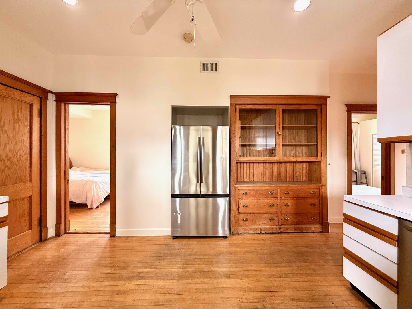 2414 N Spaulding Avenue Unit: 2f