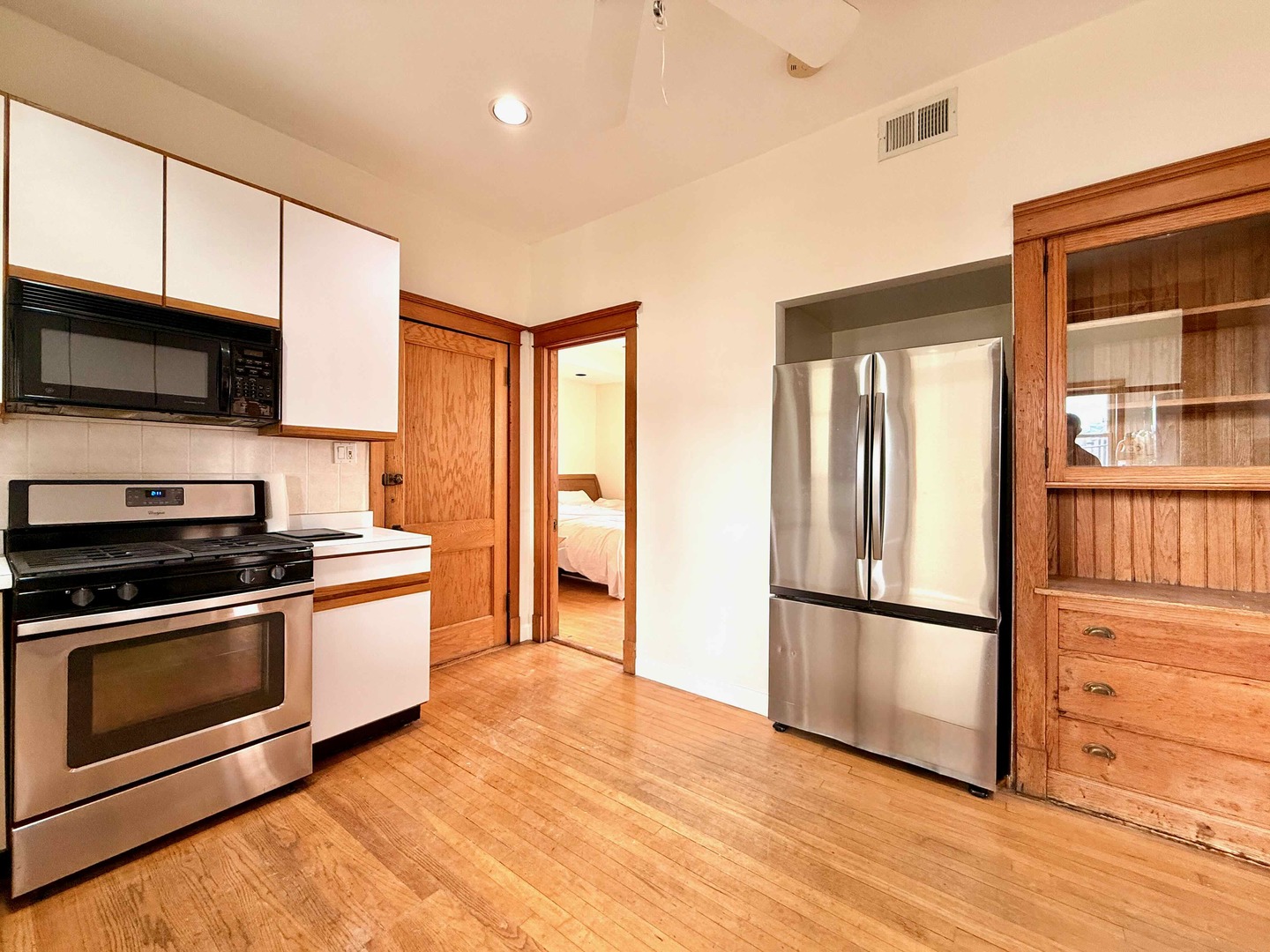 2414 N Spaulding Avenue Unit: 2f