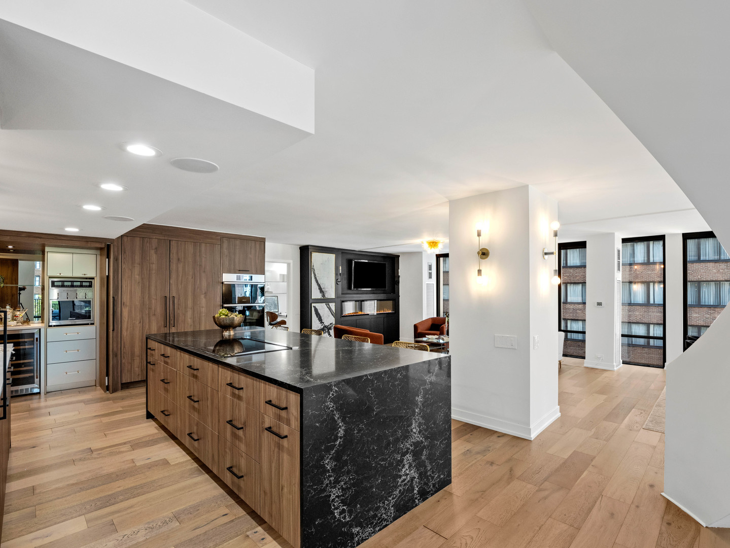 200 E Delaware Place Unit: 8-9C