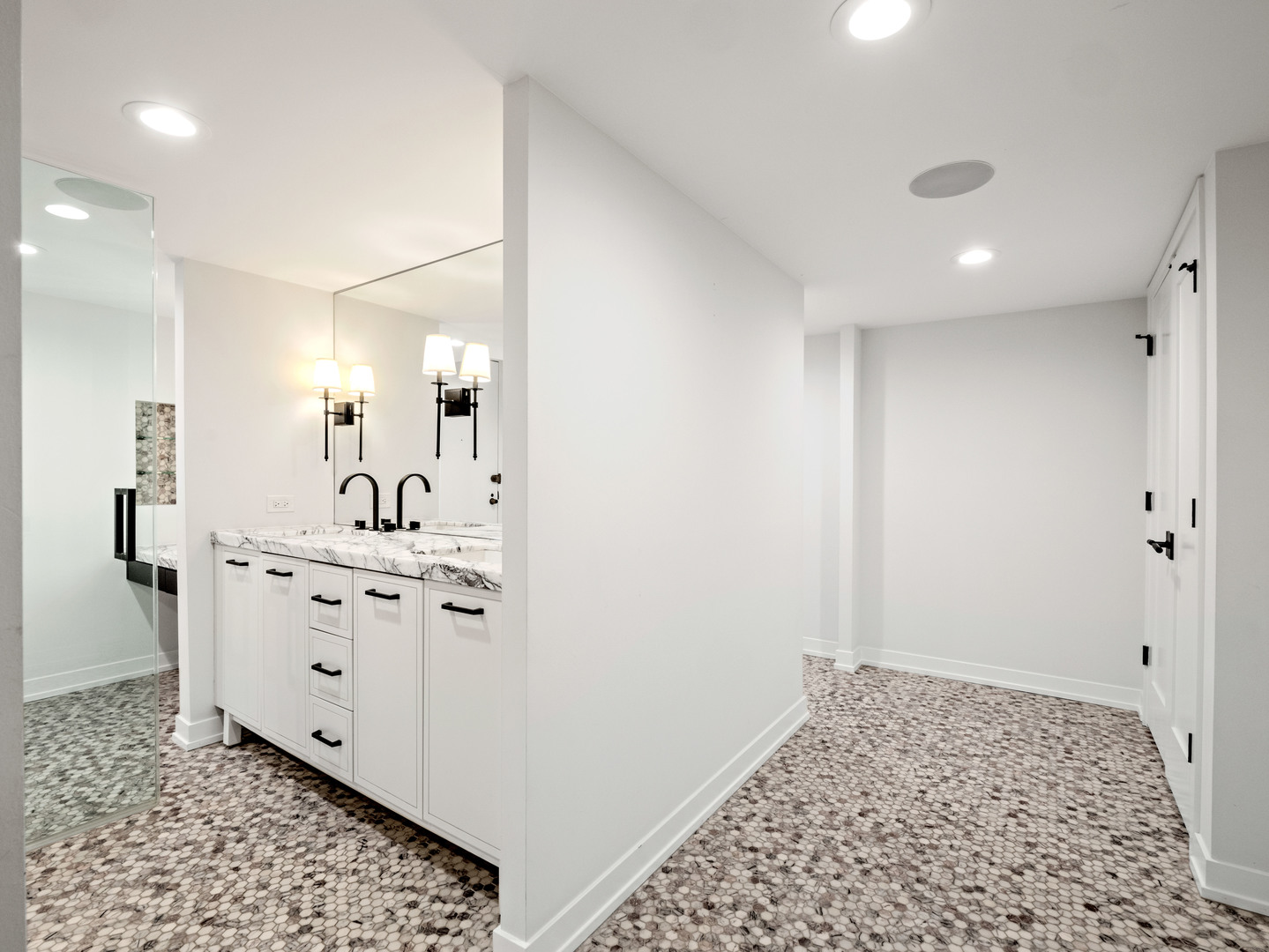 200 E Delaware Place Unit: 8-9C