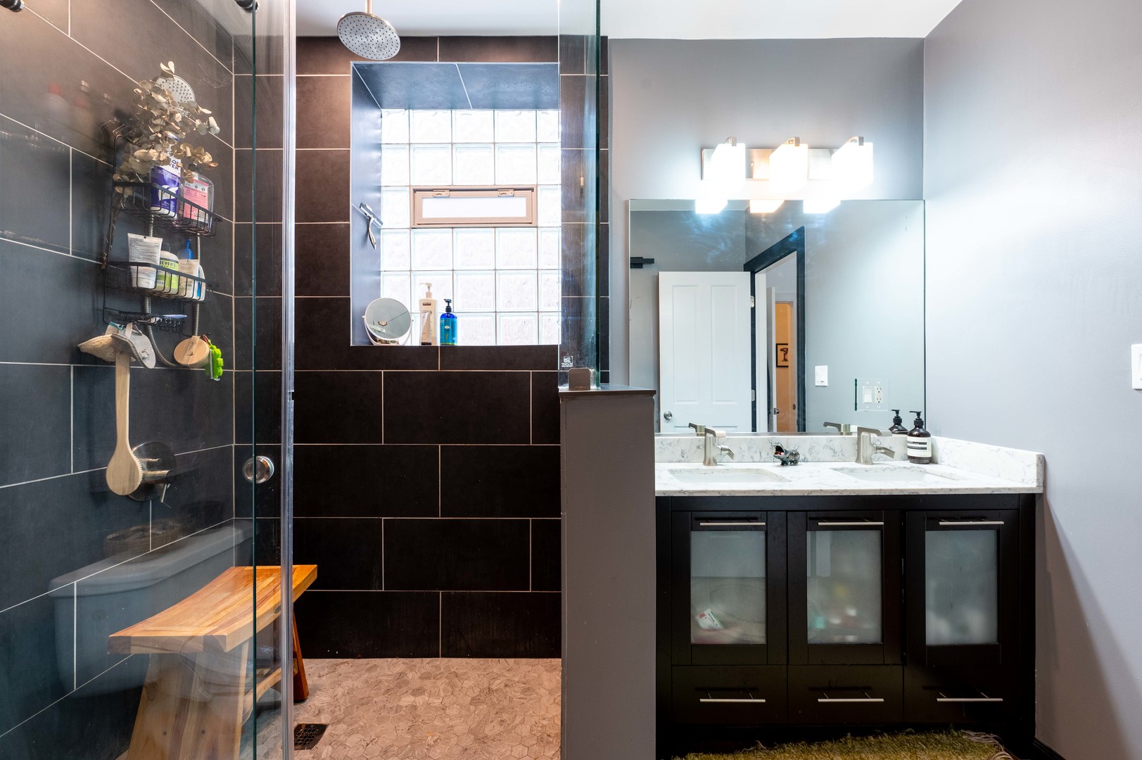 3233 W Palmer Street Unit: 2