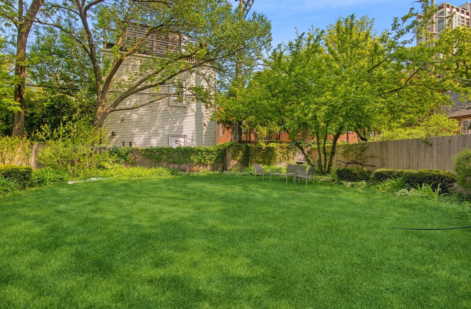 560 W Roscoe Street Unit: 3E