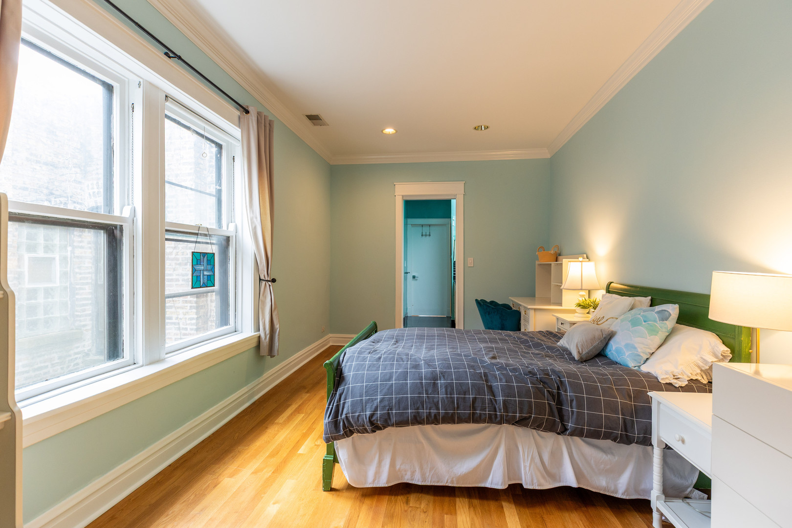 560 W Roscoe Street Unit: 3E