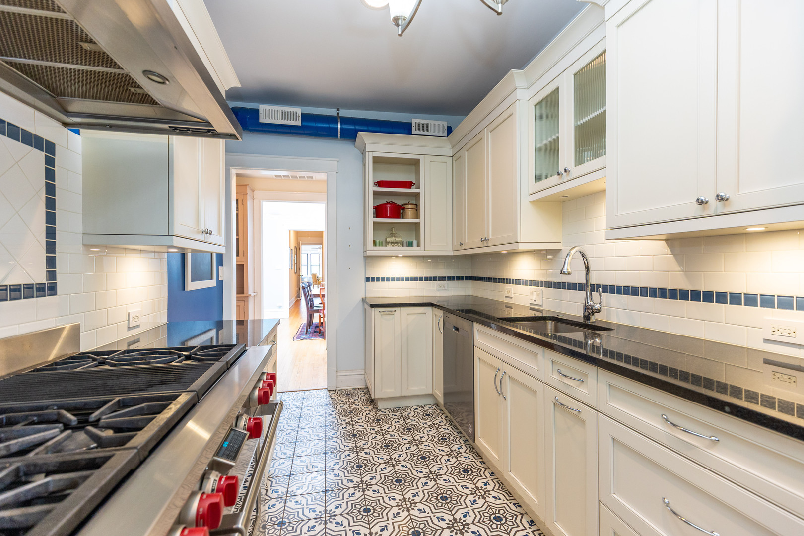 560 W Roscoe Street Unit: 3E