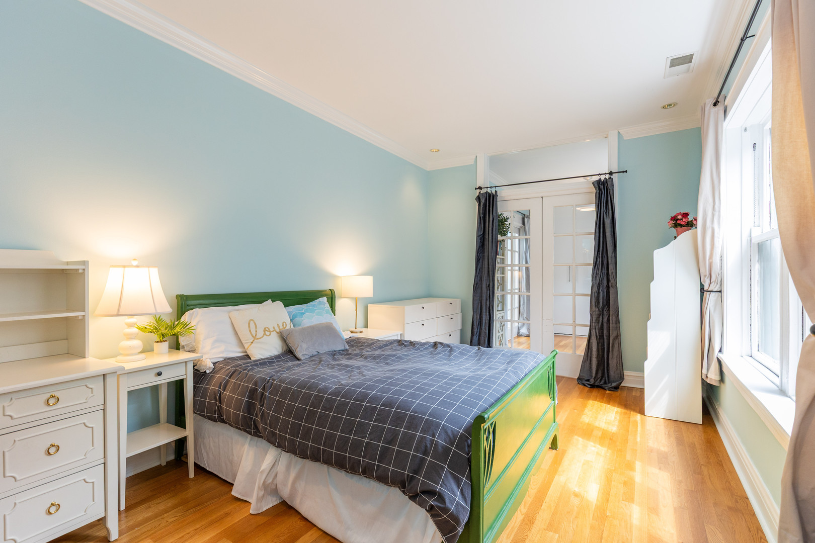 560 W Roscoe Street Unit: 3E