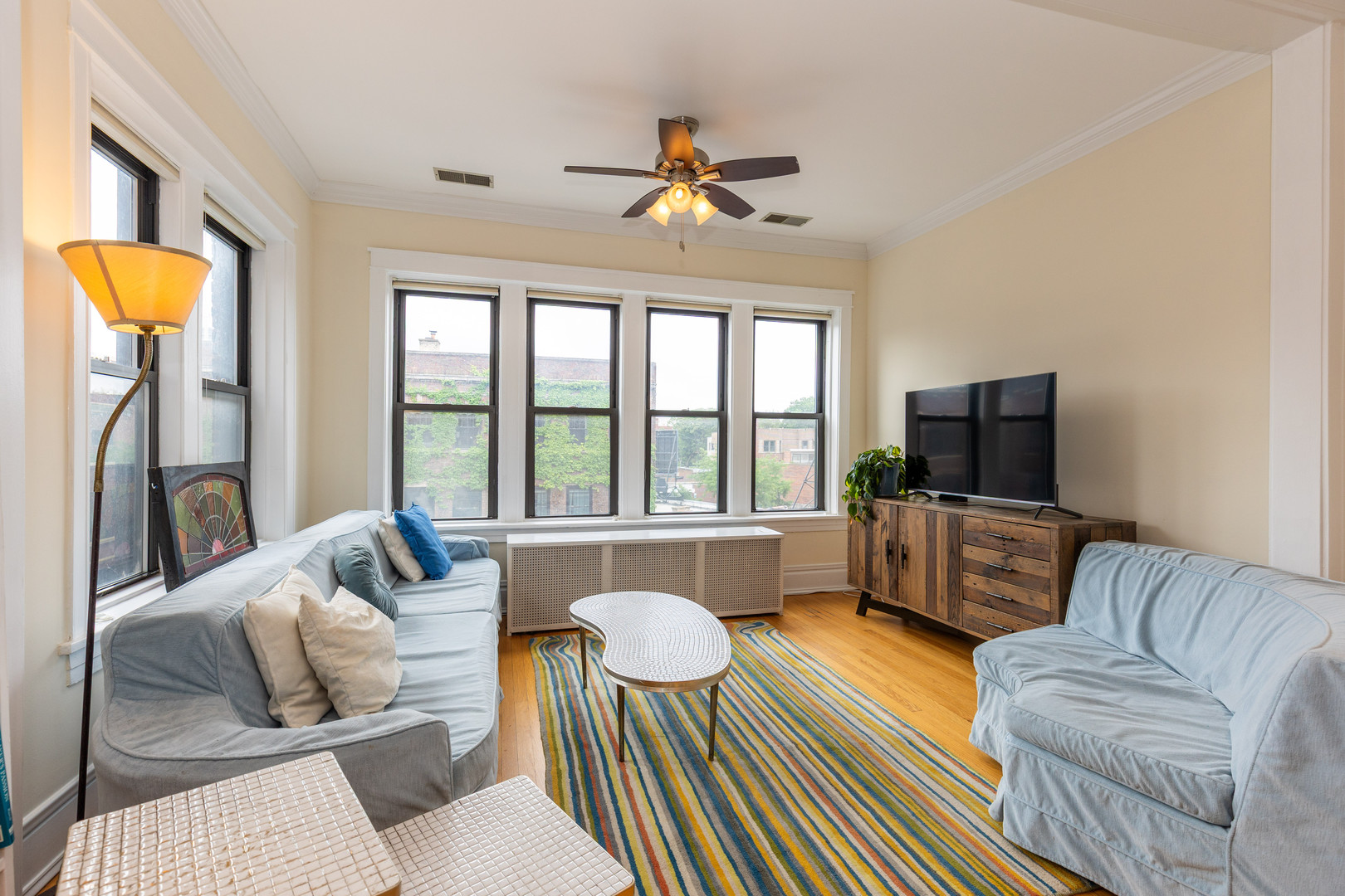 560 W Roscoe Street Unit: 3E