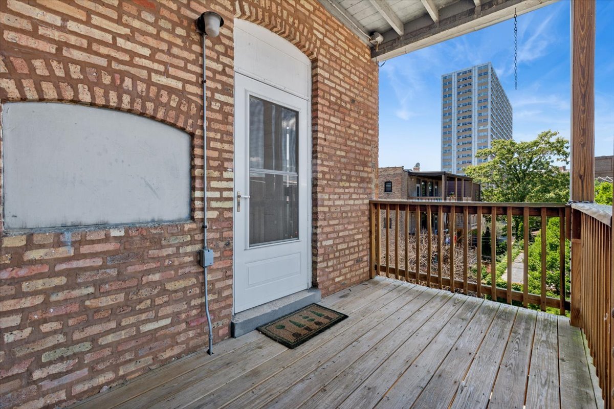 832 W Lakeside Place Unit: 3S