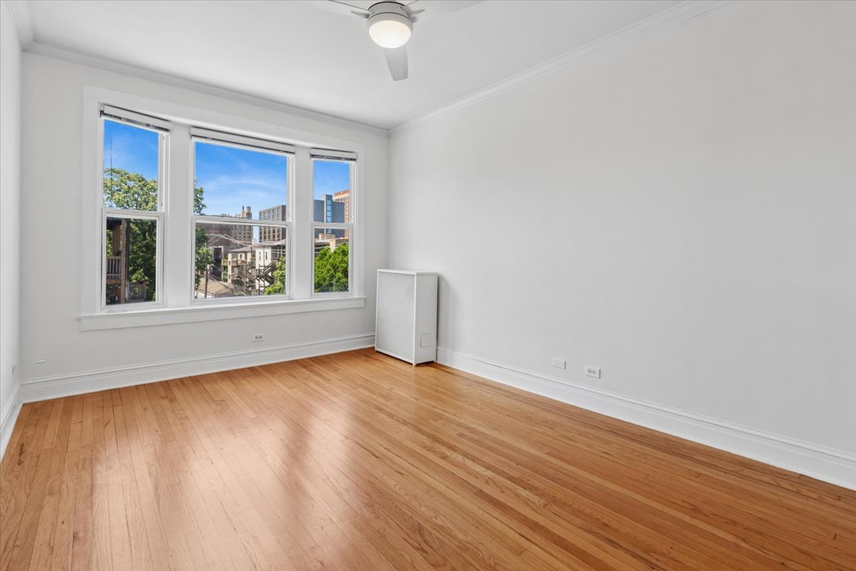 832 W Lakeside Place Unit: 3S