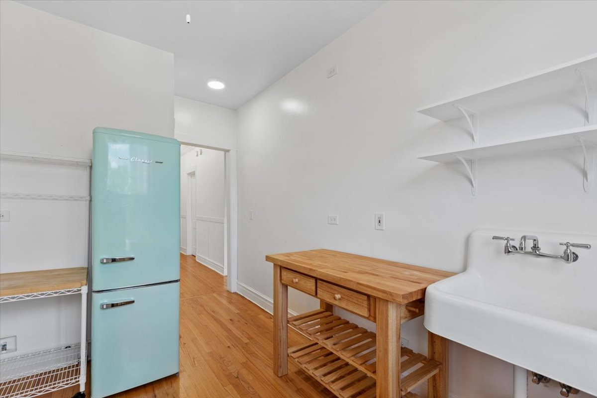 832 W Lakeside Place Unit: 3S