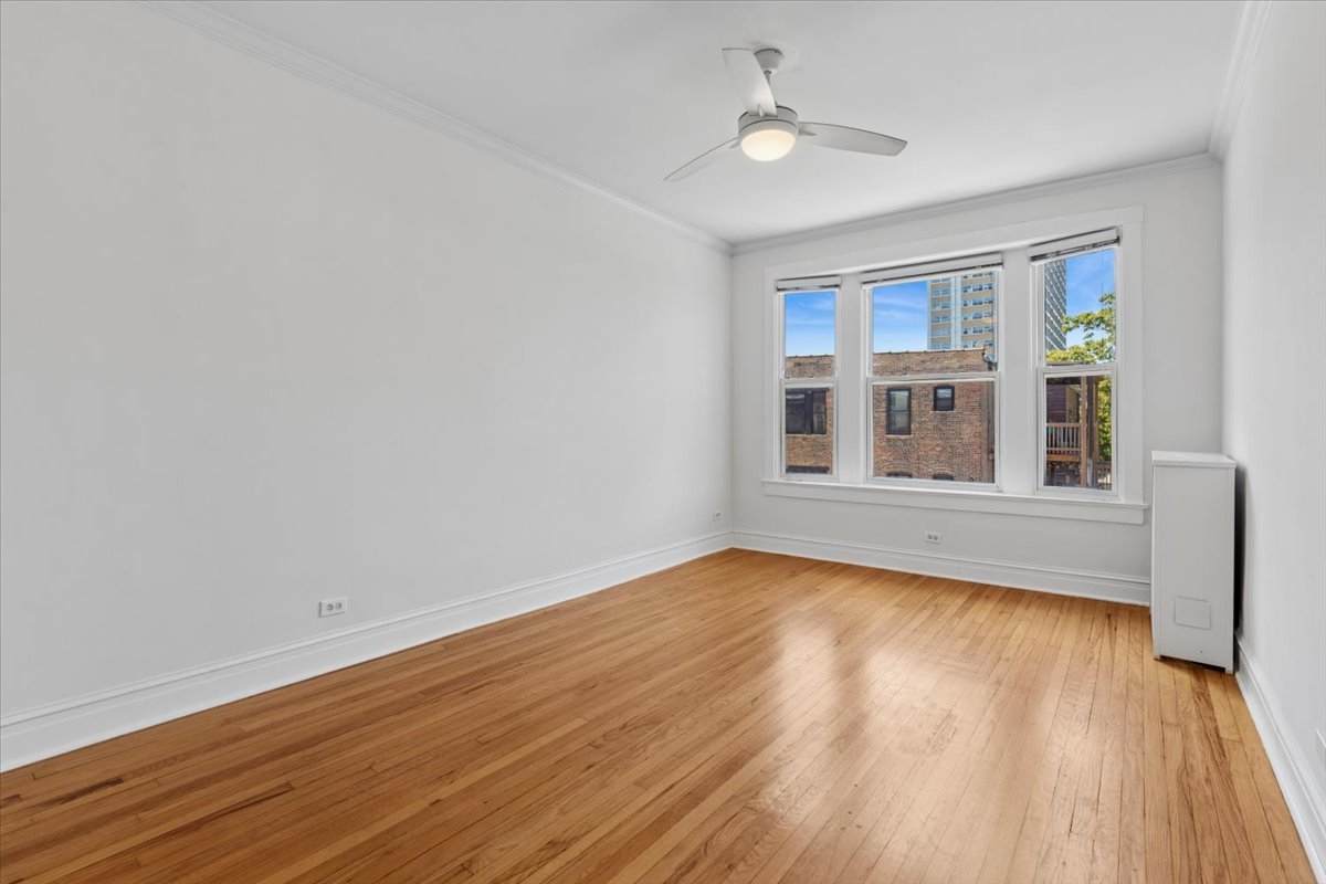 832 W Lakeside Place Unit: 3S