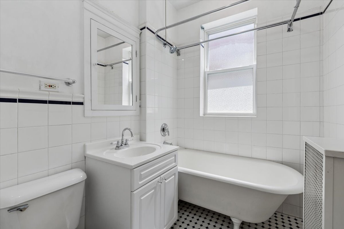 832 W Lakeside Place Unit: 3S