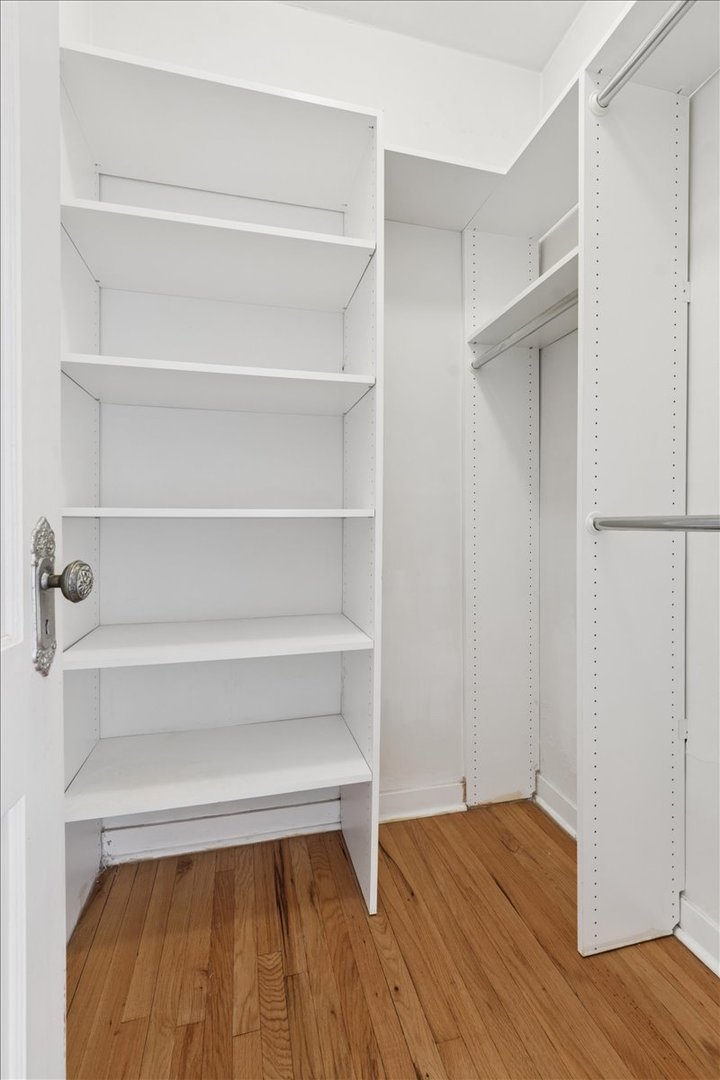 832 W Lakeside Place Unit: 3S