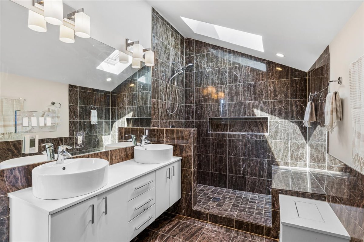 613 N Paulina Street Unit: 3