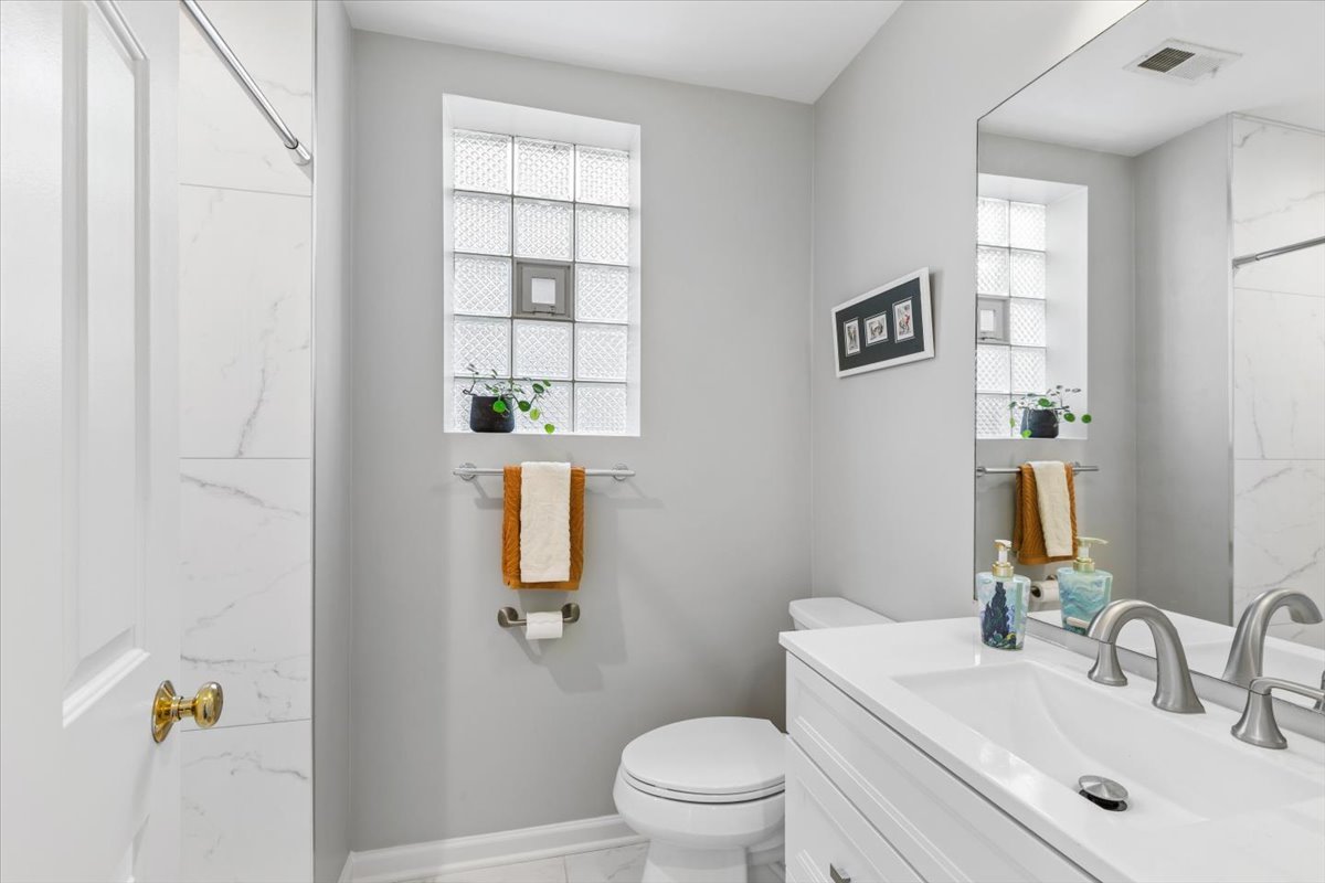 613 N Paulina Street Unit: 3