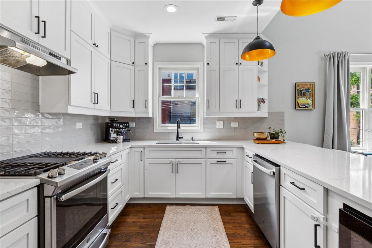 613 N Paulina Street Unit: 3