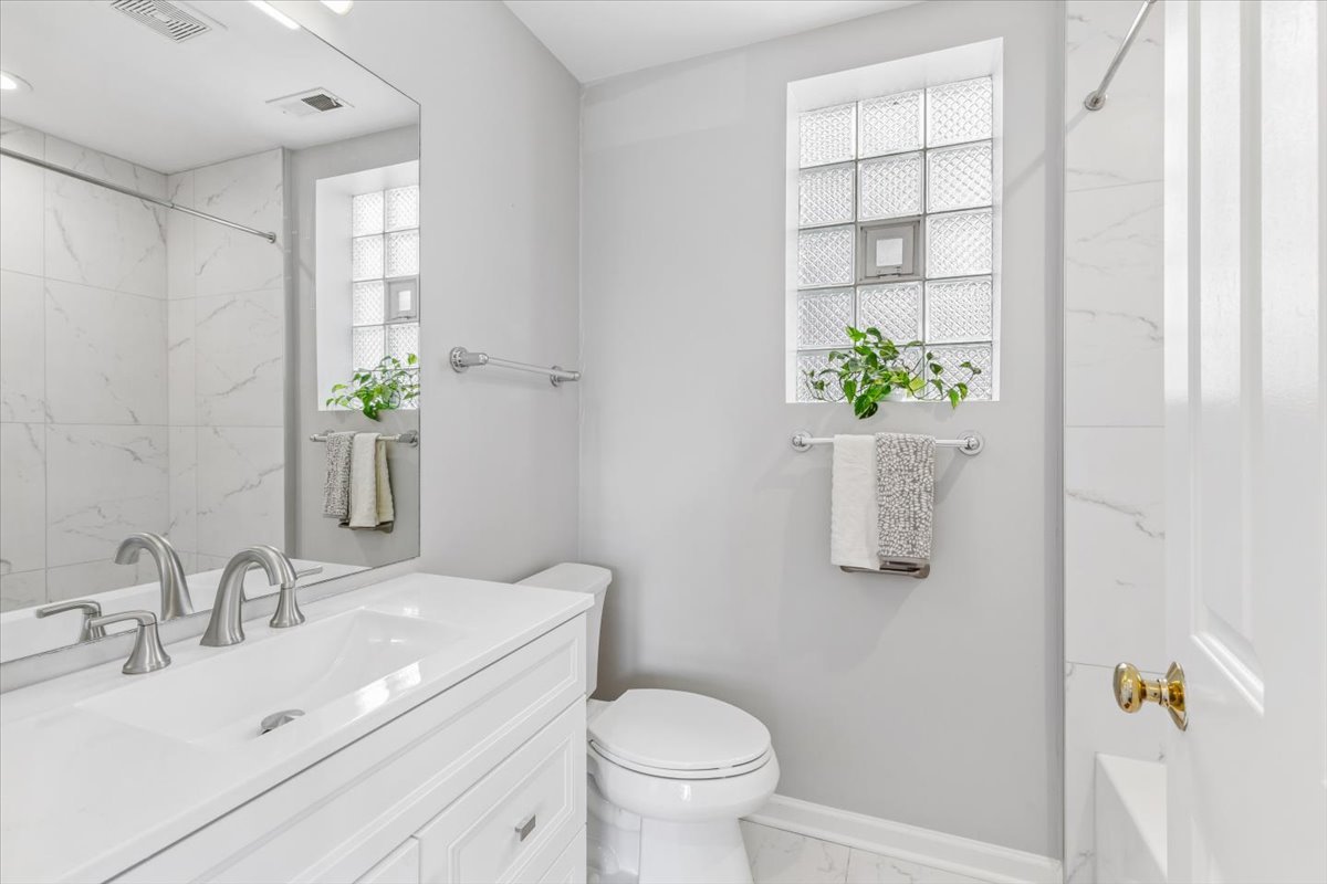 613 N Paulina Street Unit: 3